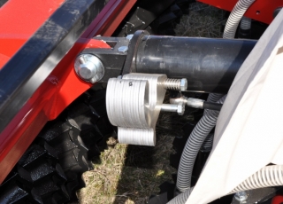 Hydraulické ovládání pracovní hloubky 